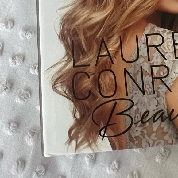Lauren Conrad, beauty hardcover book - Picture 5 of 5